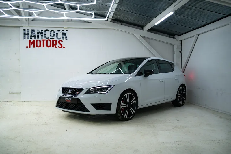 Seat Leon Cupra Blanc — livré par Hancock Motors